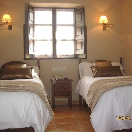 Hotel Rural Entremontes 2*
