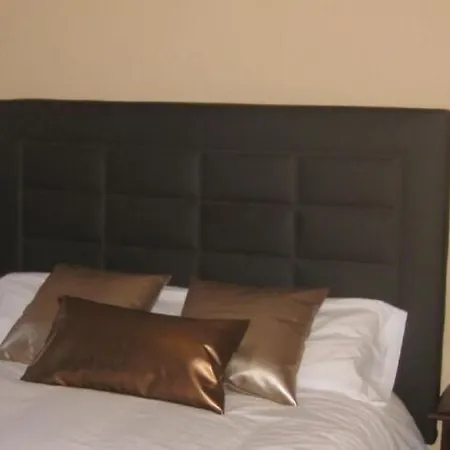 如娆因垂蒙特斯酒店 酒店 Onís