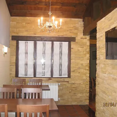 如娆因垂蒙特斯酒店 2*