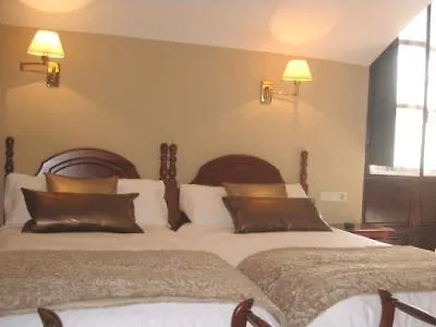 Rural Entremontes Hotel 2*