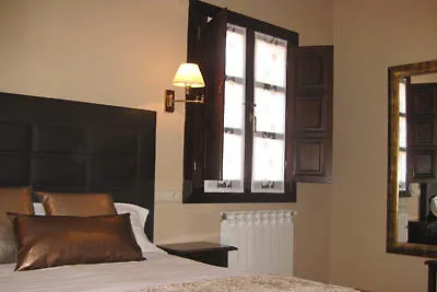 Hotel Rural Entremontes 2*